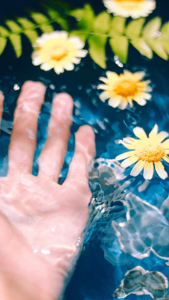 Pisces Dreamy Water Astrology Aesthetic and Manifestation Wallpaper