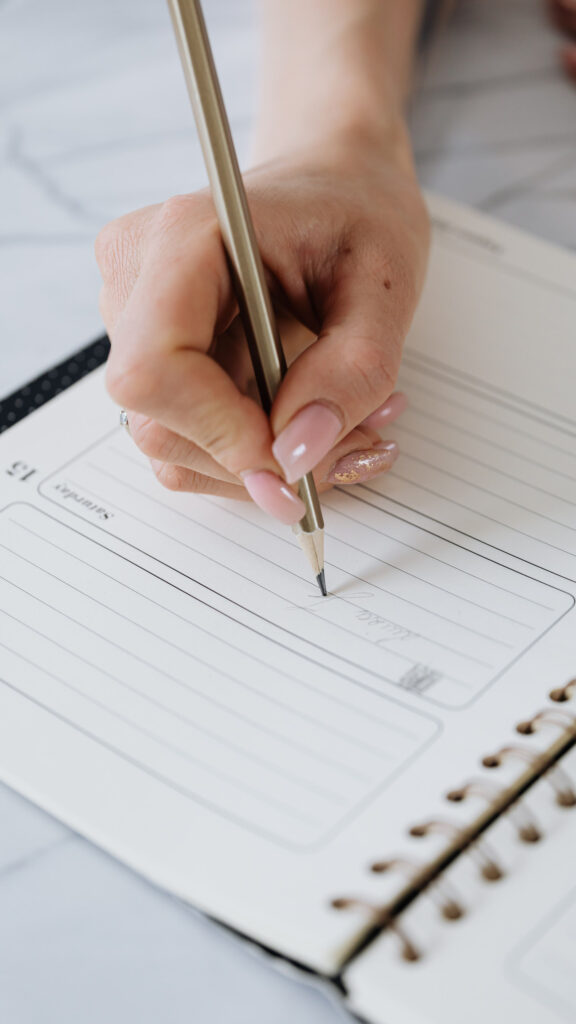 Manifestation Journaling for Goal Setting and Daily Intention Setting Wallpaper