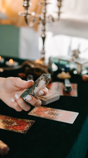 Capricorn Earth Energy Crystal and Tarot Reading Aesthetic Wallpaper