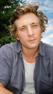 Jeremy Allen White Close-up Portrait Mobile Wallpaper