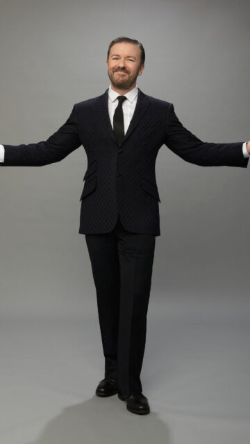 Portrait of a man in a black suit, Mobile Wallpaper