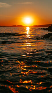 Stunning Golden Hour Ocean Sunset Mobile Wallpaper