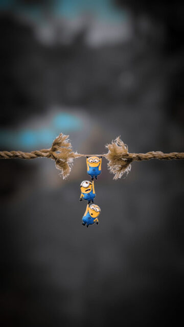 Funny Minions Hanging on a Frayed Rope Mobile Wallpaper