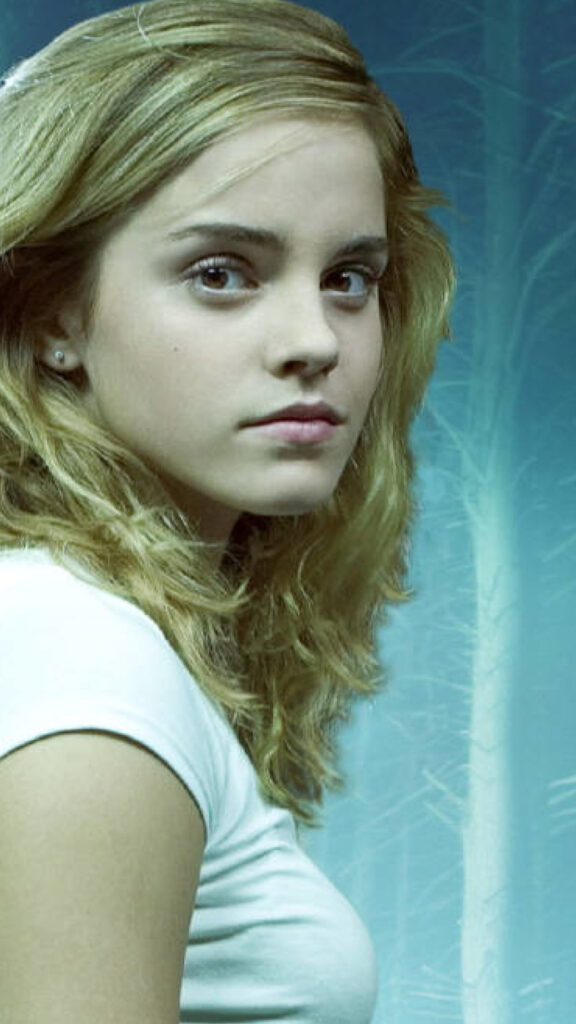 Emma Watson Portrait Aesthetic Mobile Wallpaper