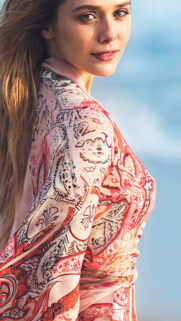 Elizabeth Olsen Summer Beach Portrait Mobile Wallpaper
