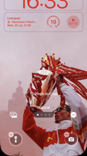 Virgil van Dijk Lifting Premier League Trophy Mobile Wallpaper