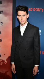 Austin Butler Portrait Red Carpet Mobile Wallpaper