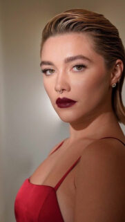 Stunning Florence Pugh Portrait Mobile Wallpaper
