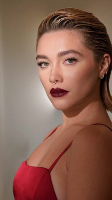 Stunning Florence Pugh Portrait Mobile Wallpaper