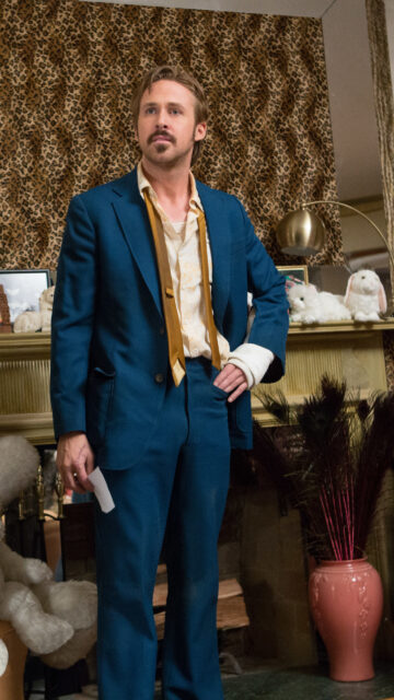 Ryan Gosling as Holland March in The Nice Guys Mobile Wallpaper