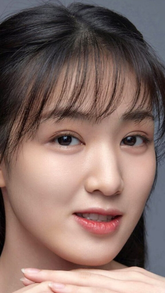 Close-up Portrait of a Beautiful Young Asian Woman Mobile Wallpaper