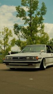 Retro Toyota Cressida Stance Car Aesthetic Mobile Wallpaper
