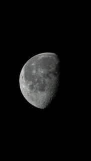 Waning Gibbous Moon Phase Spiritual Energy 4K Phone Wallpaper