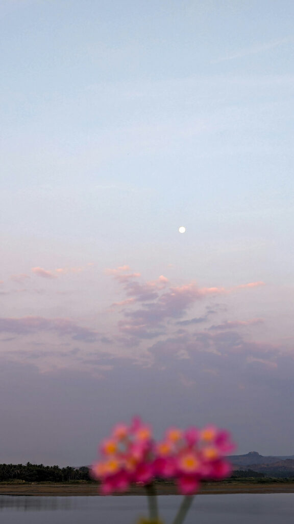 Dreamy Cancer Moon Aesthetic Wallpaper for Emotional Healing and Intuition