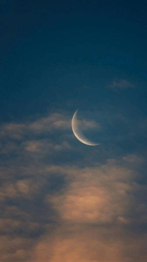 Cancer Moon Aesthetic: Celestial Lunar Phase Spiritual Wallpaper