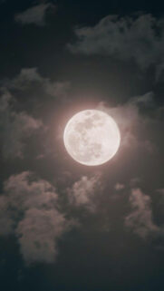 Full Moon Spiritual Energy and Lunar Manifestation Magic Wallpaper