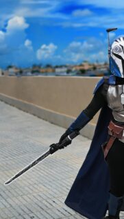 Bo-Katan Kryze Mandalorian Darksaber Cosplay Mobile Wallpaper