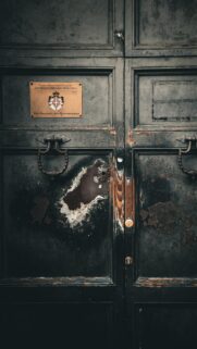 Rustic Villa Magistrale Antique Door Texture Phone Wallpaper