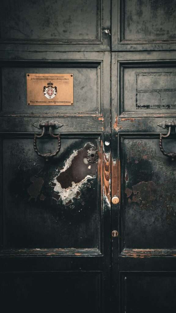 Rustic Villa Magistrale Antique Door Texture Phone Wallpaper