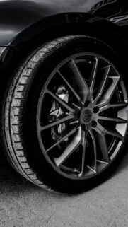 Maserati Luxury Car Wheel Close-up Mobile Phone Wallpaper