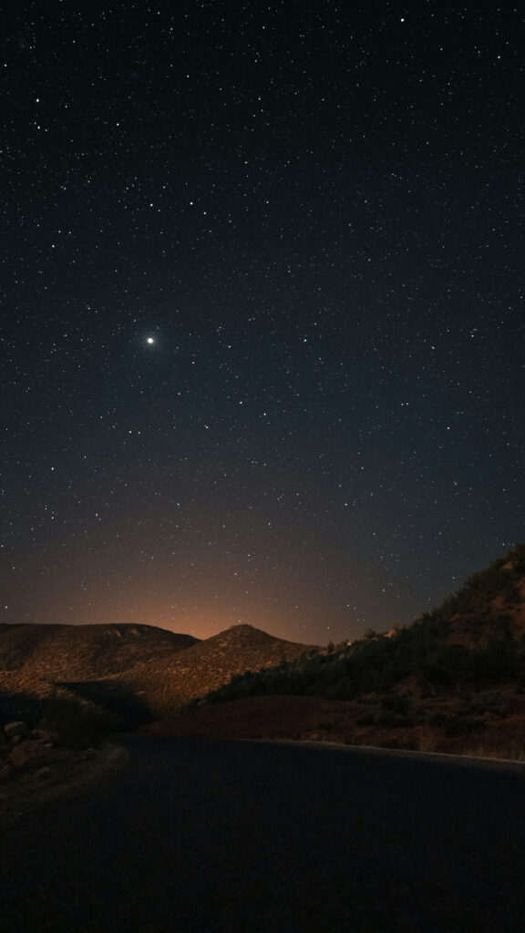 Aquarius Starry Night Aesthetic: Empowering Zodiac Night Sky Wallpaper