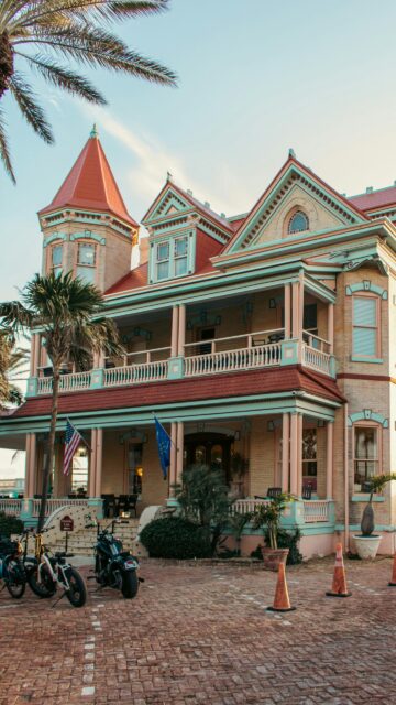 Stunning Victorian Mansion Seaside Architecture Mobile Wallpaper