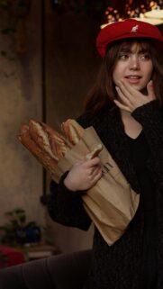 Girl with French Baguettes in Red Beret Aesthetic Mobile Wallpaper