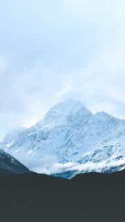 Majestic Snowy Mount Cook Peak New Zealand Mobile Wallpaper