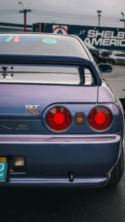 Stunning Midnight Purple Nissan Skyline GT-R R32 Rear View Mobile Wallpaper