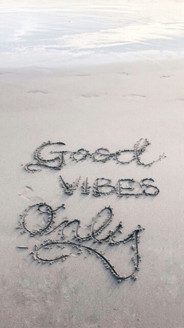 Good Vibes Only Beach Aesthetic Manifestation and Law of Attraction Wallpaper