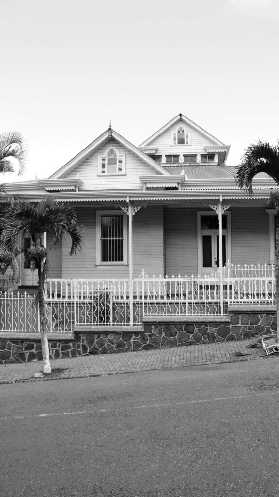 Elegant Historic Architecture Vintage Style House Mobile Wallpaper