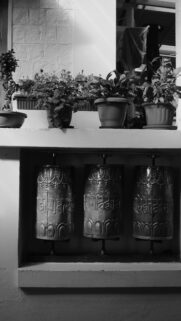 Zen Spiritual Prayer Wheel Meditation Aesthetic Energy Wallpaper