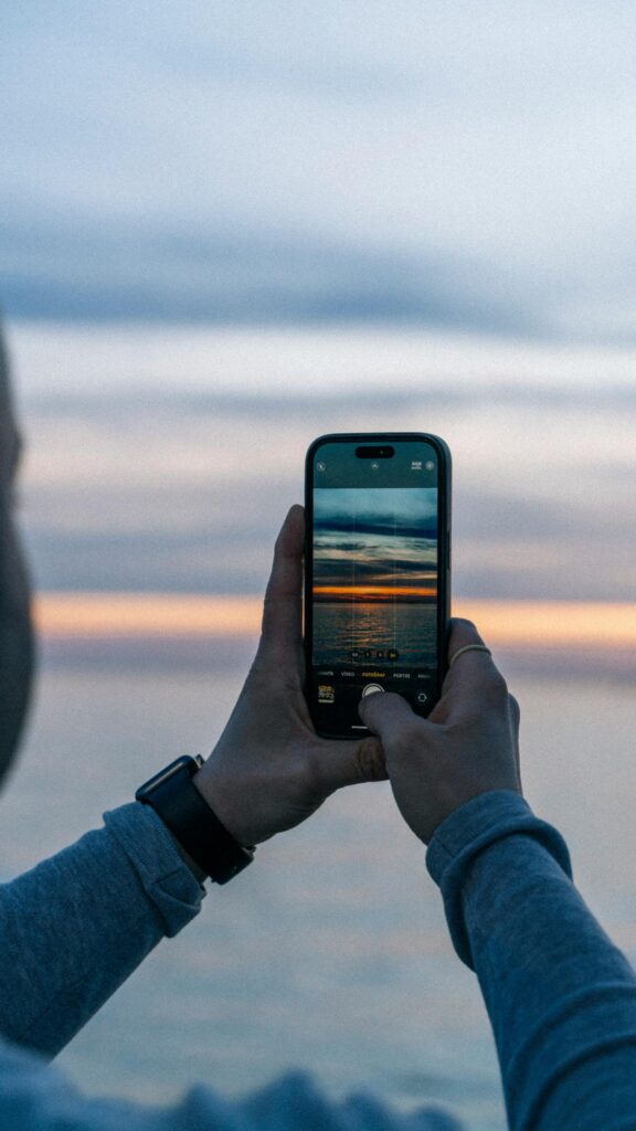 Sunset Photography Mobile View Capturing Golden Hour Horizon Wallpaper
