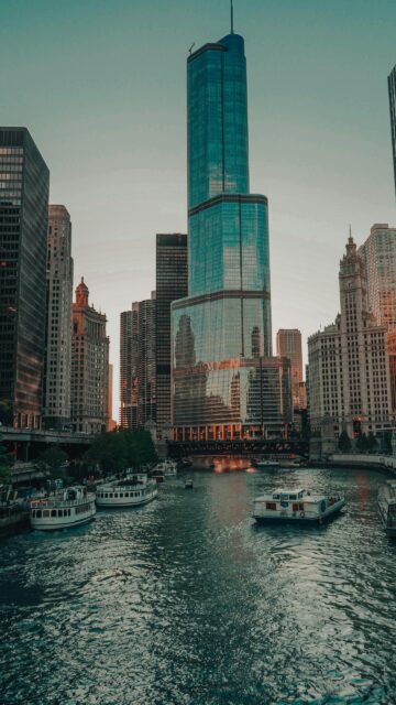 Stunning Chicago River Architecture and Skyscraper City Wallpaper
