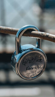Gratitude Manifestation Love Lock Spiritual Aesthetic Wallpaper