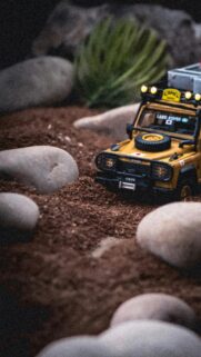 Camel Trophy Land Rover Defender Off-Road Adventure Mobile Wallpaper