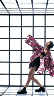 Elegant Fashion Model in Pink Patterned Kimono Art Wallpaper