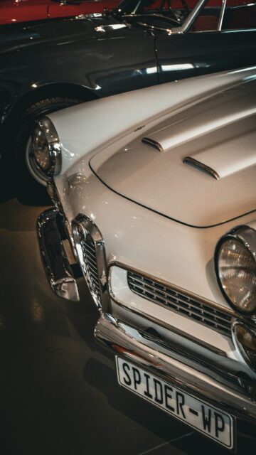 Classic Alfa Romeo Spider Vintage Car Front Close-up 4K Wallpaper