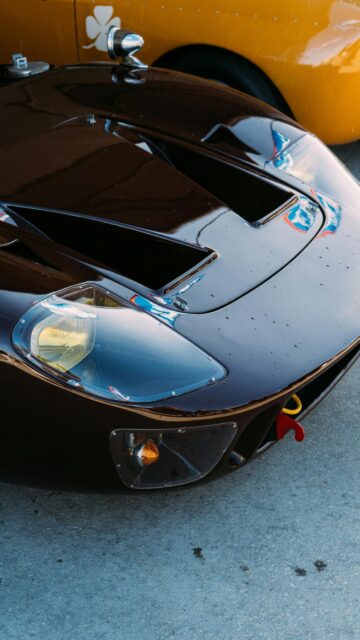 Classic Brown Ford GT40 Racing Sports Car Premium Mobile Wallpaper