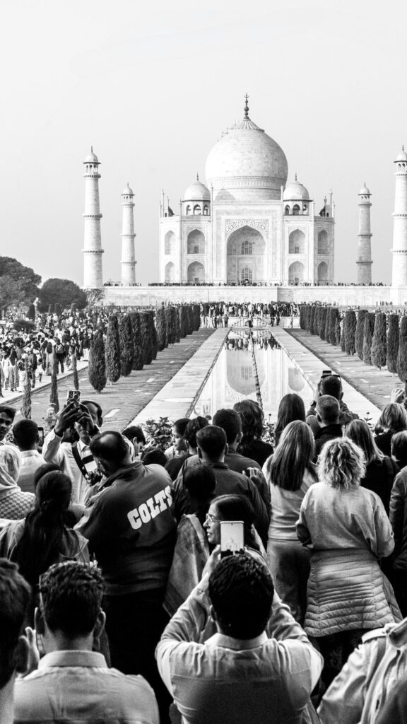 Taj Mahal Historical Landmark Black and White Mobile Wallpaper