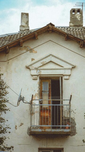 Vintage Residential Balcony Architectural Detail Phone Wallpaper