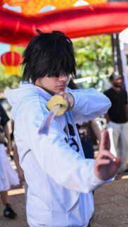 Anime Cosplay Warrior with Katana Sword Mobile Phone Wallpaper