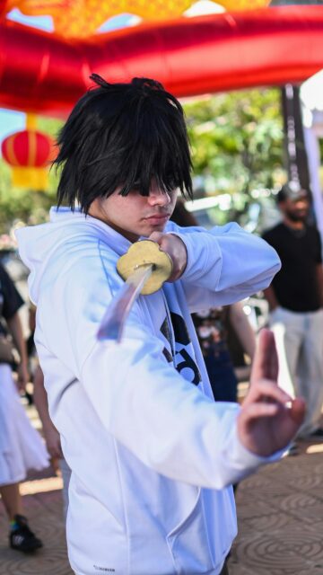 Anime Cosplay Warrior with Katana Sword Mobile Phone Wallpaper