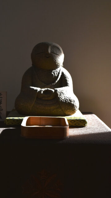 Zen Mindfulness Stone Buddha Statue Spiritual Meditation Background Wallpaper