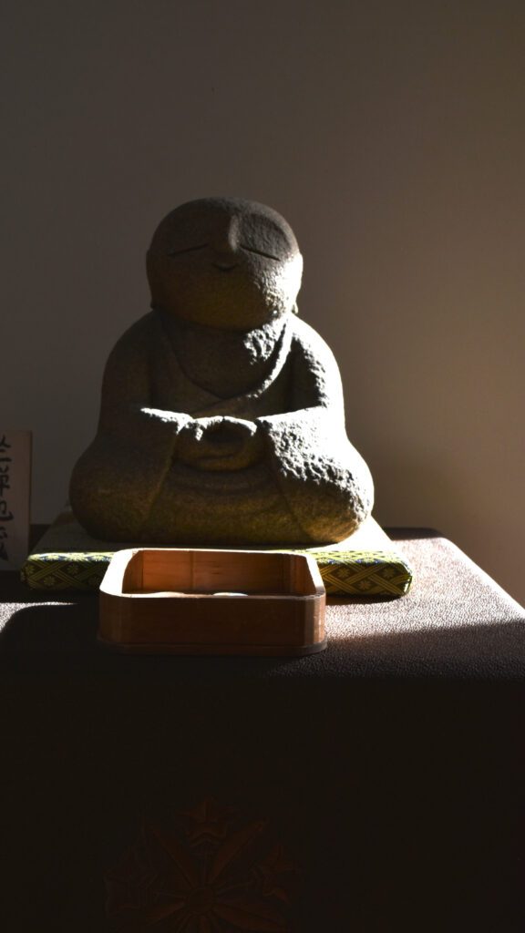 Zen Mindfulness Stone Buddha Statue Spiritual Meditation Background Wallpaper