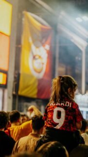 Little Galatasaray Fan Icardi Jersey Portrait Mobile Wallpaper