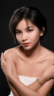 Stunning Portrait of an Elegant Asian Woman Mobile Wallpaper