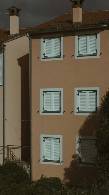 Minimalist Mediterranean Building Exterior Architecture Mobile Wallpaper