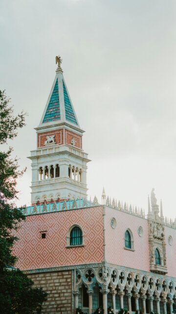 Venetian Palace Architecture with St Mark’s Campanile Tower Wallpaper