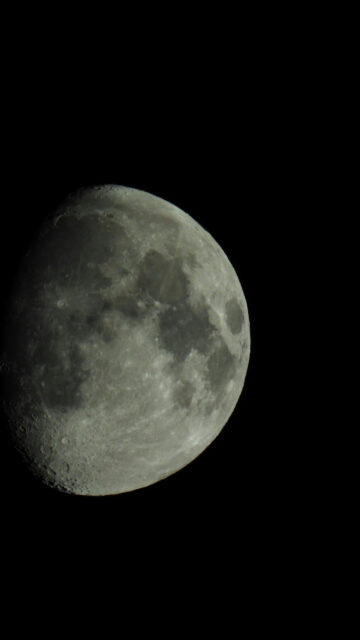 Waning Gibbous Moon Phase Spiritual Energy 4K Phone Wallpaper